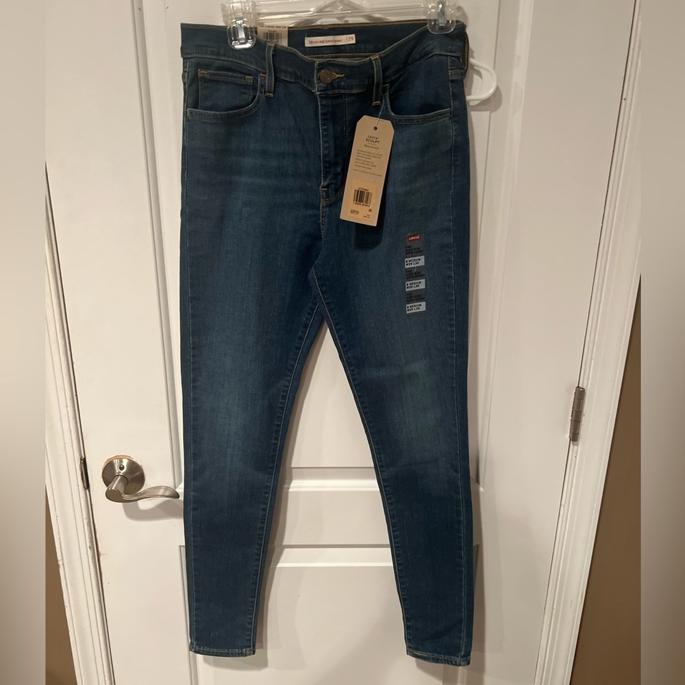 Levi’s NWT 720 high rise super skinny jeans SZ 8Medium w29 L30